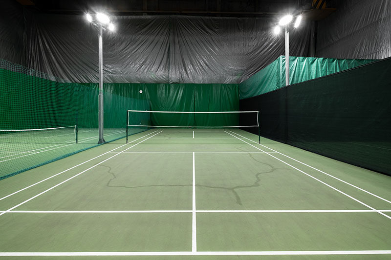 35,5х17,5м - для большого тенниса (с покрытием "Хард". Большой теннис аренда
